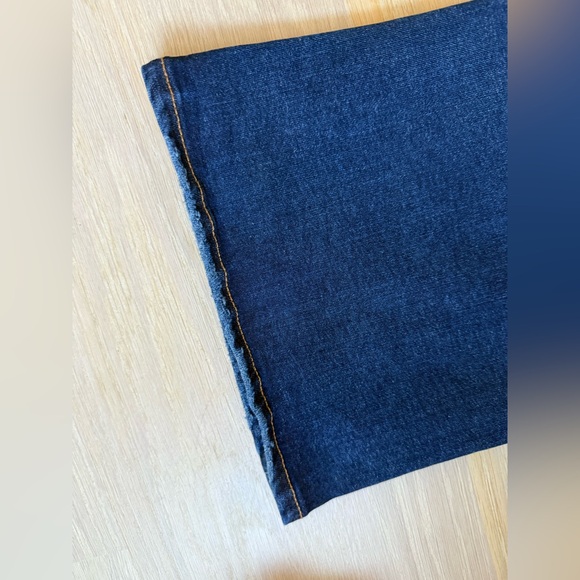 Good American ALWAYS FITS GOOD LEGS FLARE JEANS - Picture 5 of 8